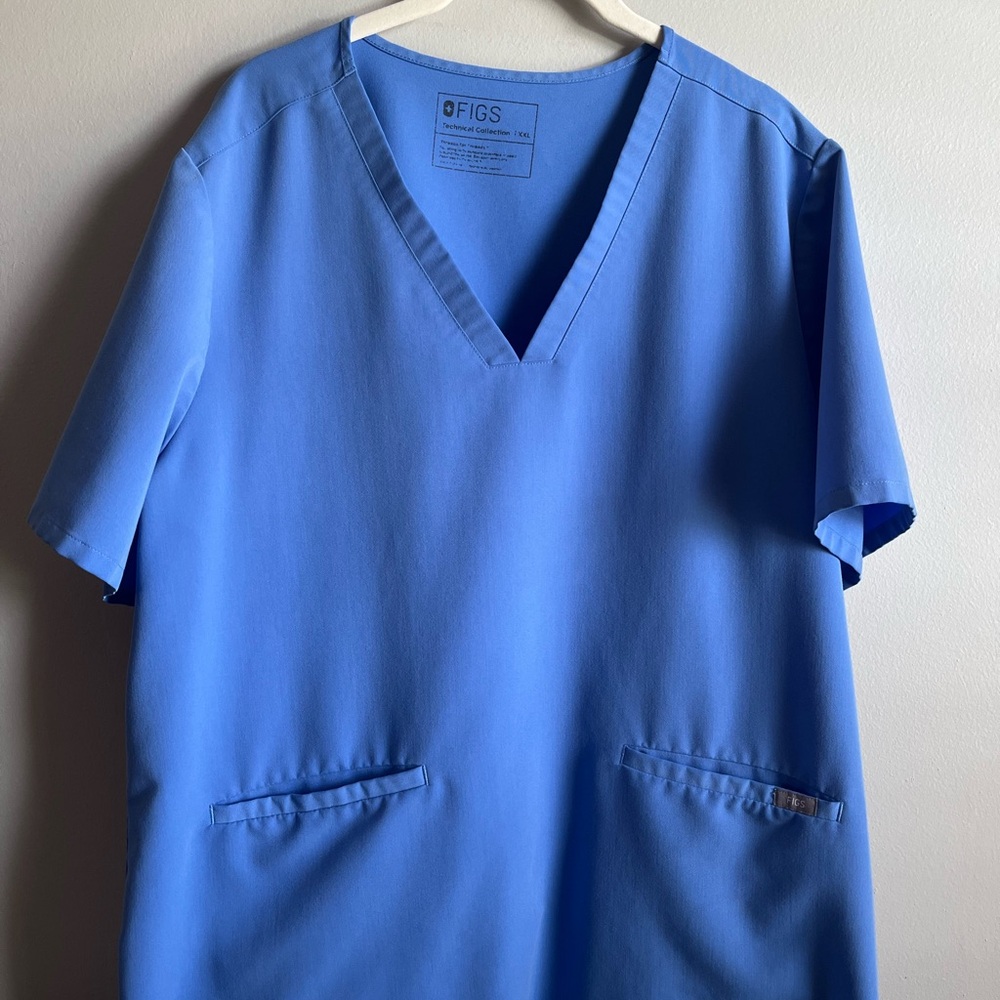 Figs light Blue Scrub Tops Size XXL in like new condition